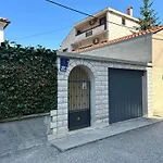 Garden Apartment Dina With Free Parking