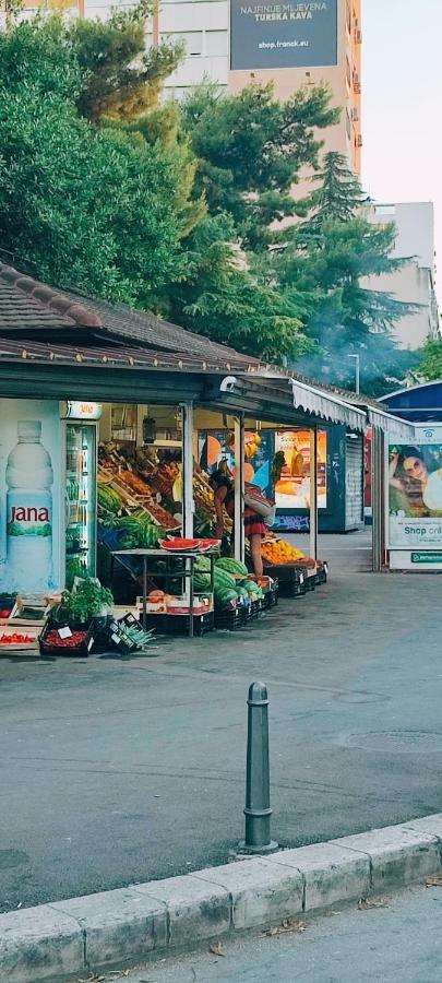 Garden Dina With Free Parking Leilighet