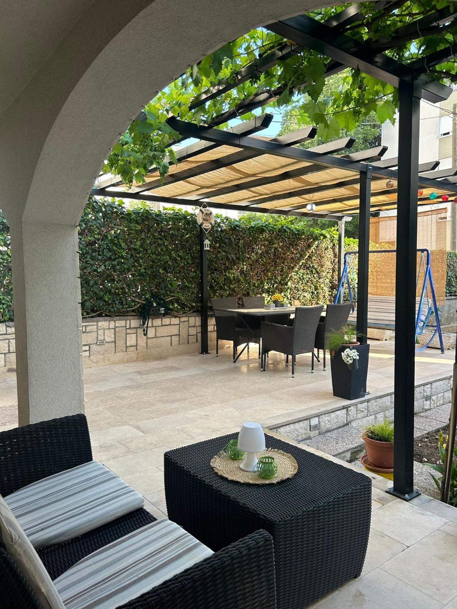 Garden Dina With Free Parking